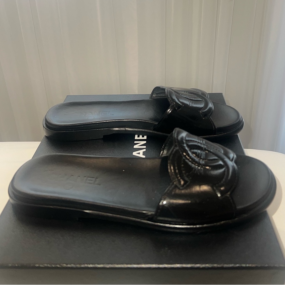 Chanel Black Patent Calfskin Sandals